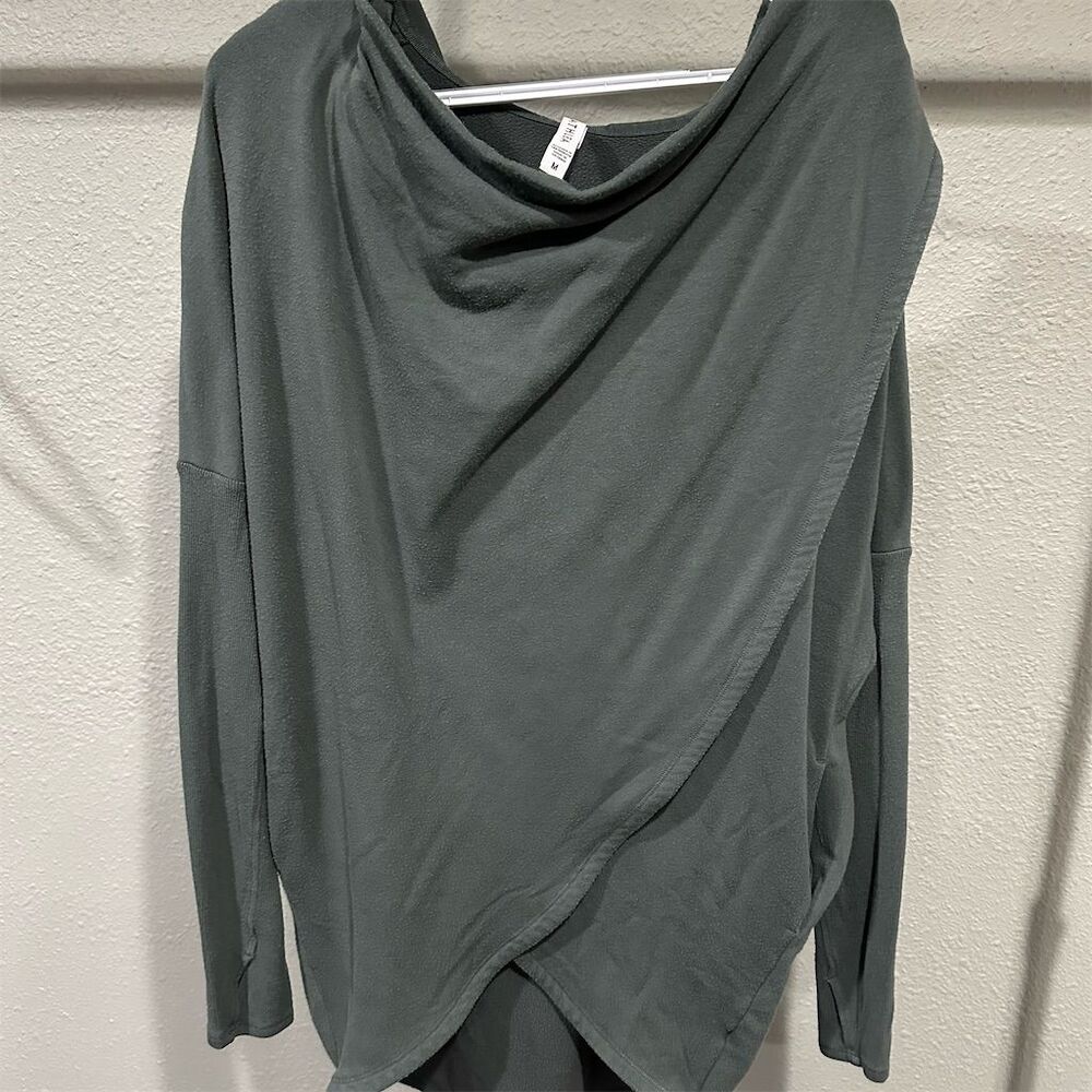 Athleta Purana Women's Green Wrap Sweatshirt M Long Sleeve Hooded Casual